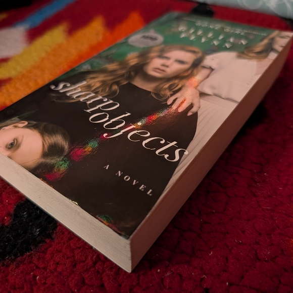 Sharp Objects Paperback - Picture 2 of 4